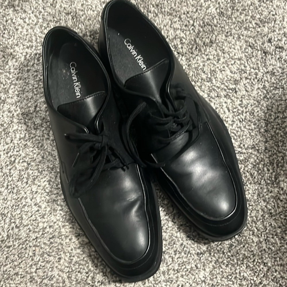 NWOT Men’s Calvin Klein size 10 lace up leather dress shoes